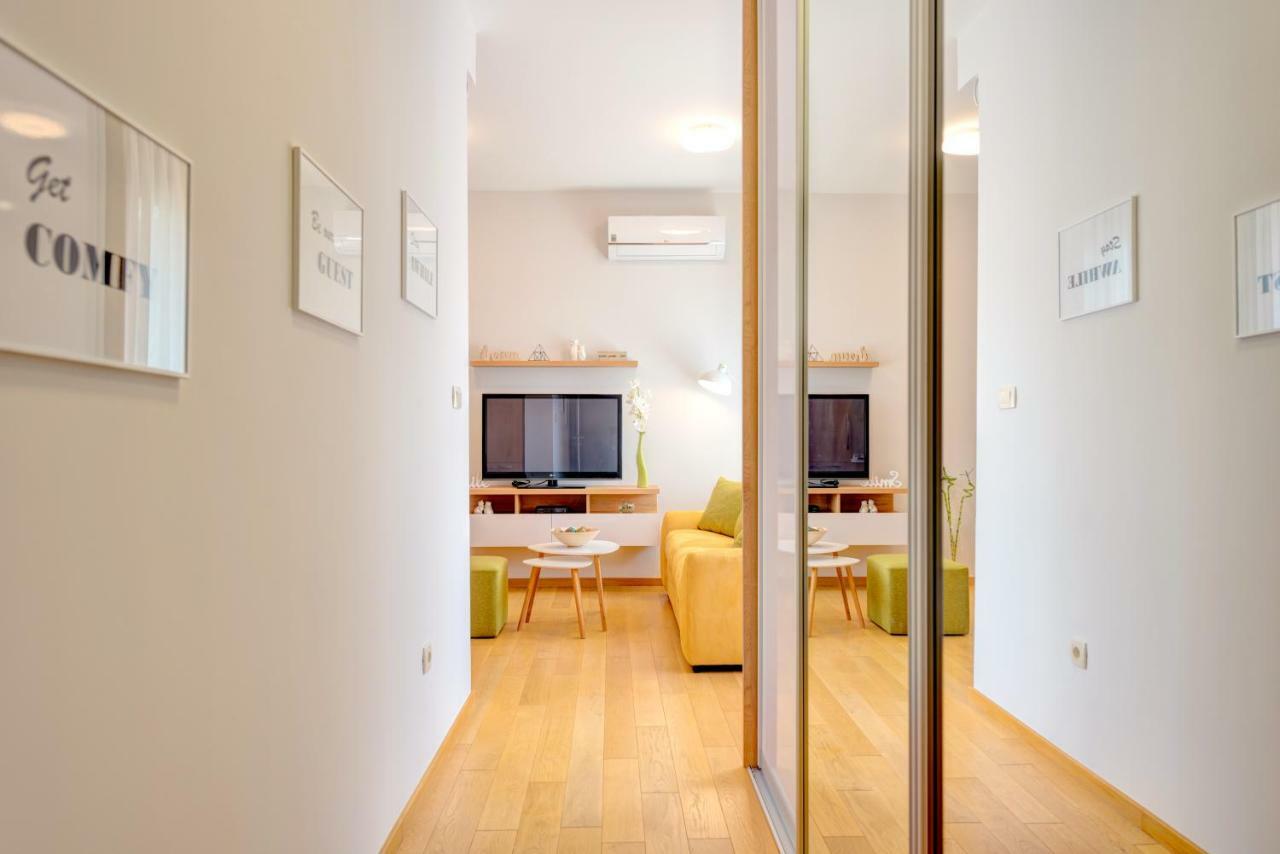 Sunray Apartment Tivat Exterior foto