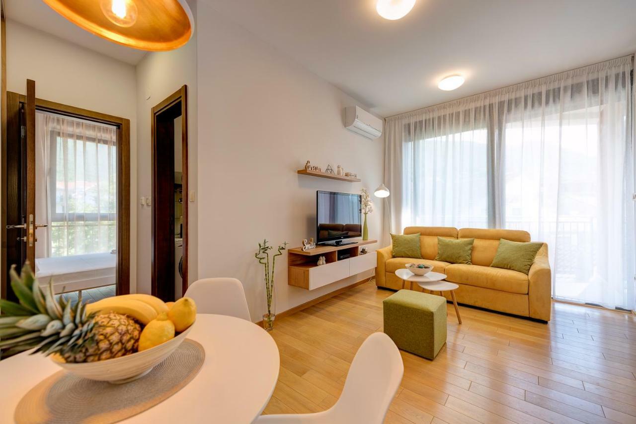 Sunray Apartment Tivat Exterior foto