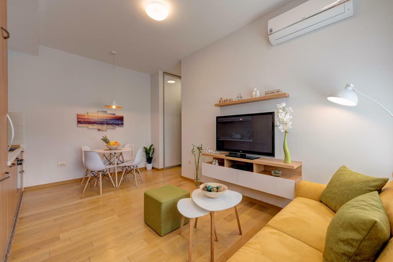 Sunray Apartment Tivat Exterior foto