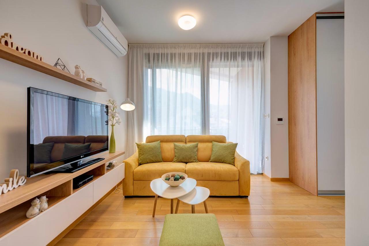 Sunray Apartment Tivat Exterior foto