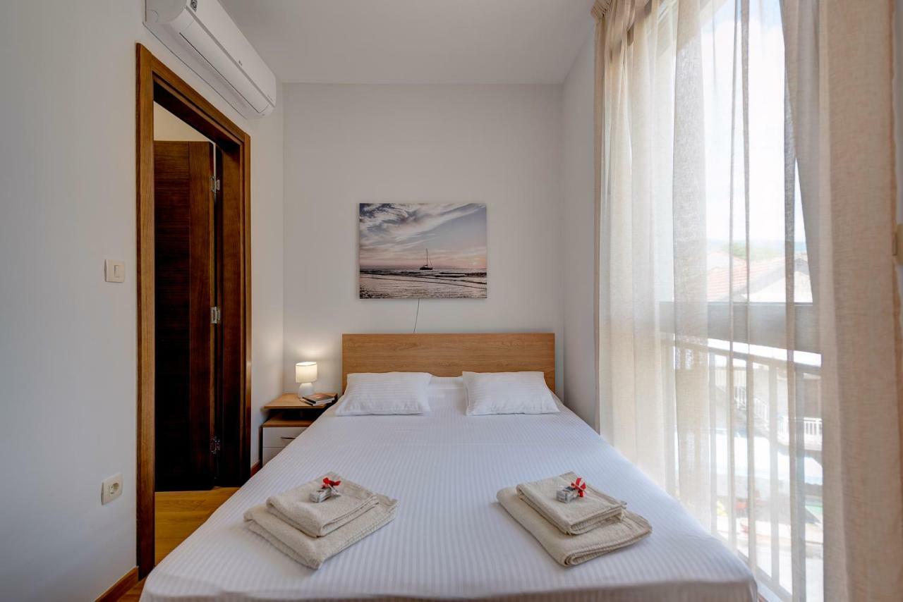 Sunray Apartment Tivat Exterior foto