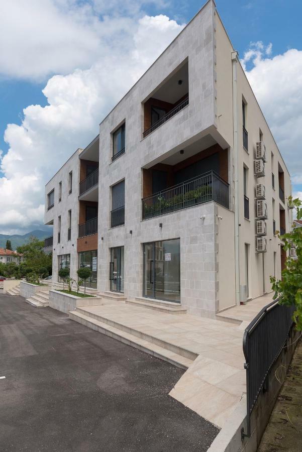 Sunray Apartment Tivat Exterior foto
