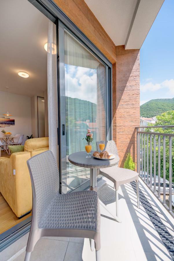 Sunray Apartment Tivat Exterior foto